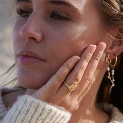 Winther Studio Manta Pearl Charm| Øreringe